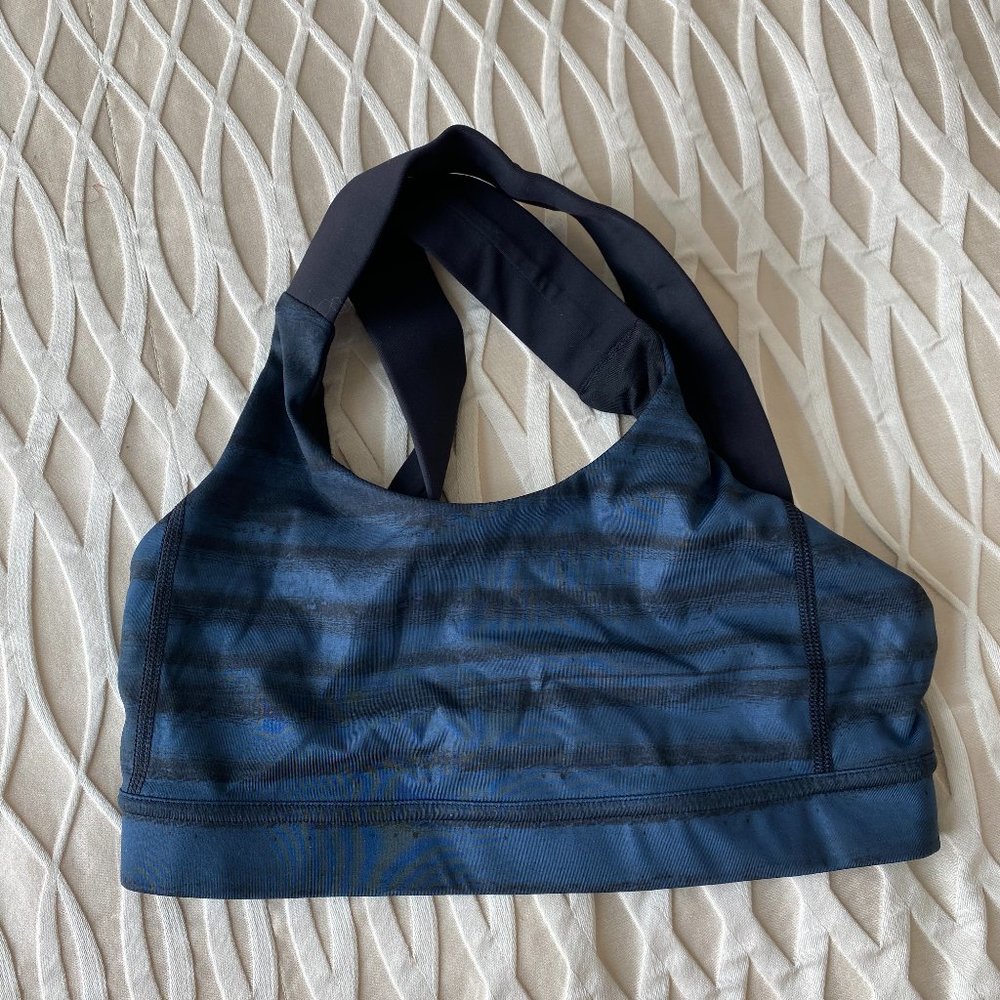 Lululemon bra size 4